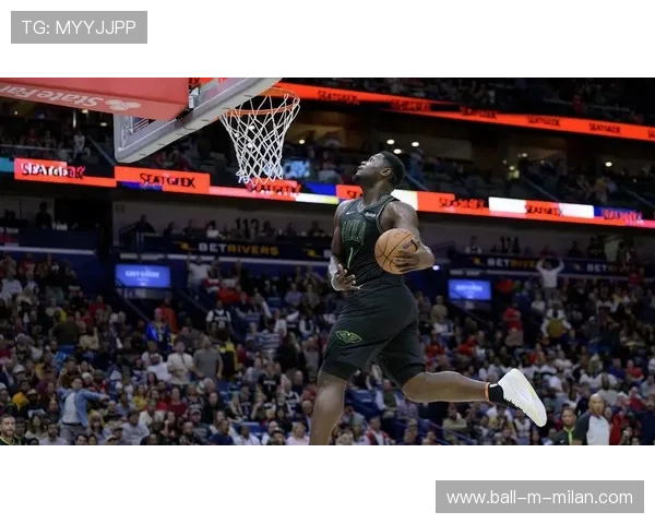 NBA巨星突破后风车暴扣，点燃全场狂潮！